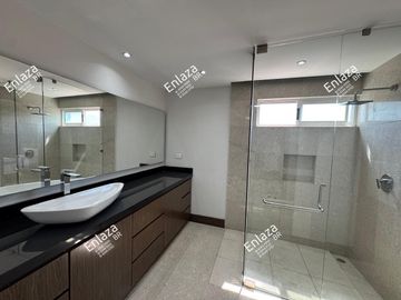 Departamento Penthouse en Venta en Santa Engracia, San Pedro