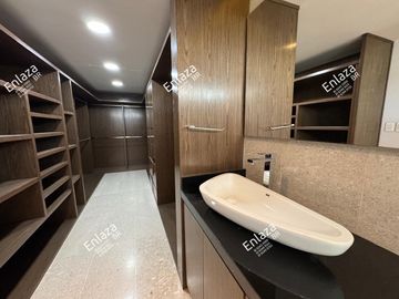 Departamento Penthouse en Venta en Santa Engracia, San Pedro
