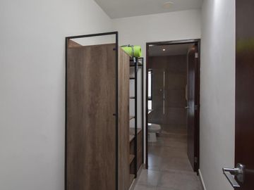 Casa amueblada en venta dentro de privada en Cholul
