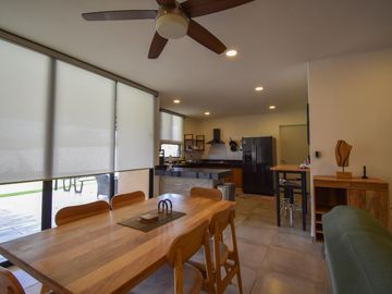 Casa amueblada en venta dentro de privada en Cholul