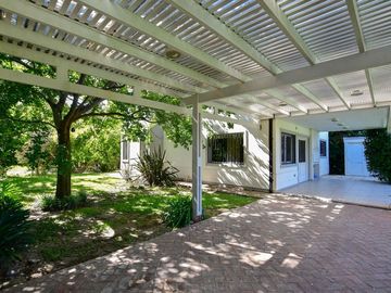 CASA EN VENTA LA PLATA BARRIO CERRADO EL CEDRO