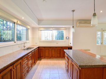 CASA EN VENTA LA PLATA BARRIO CERRADO EL CEDRO