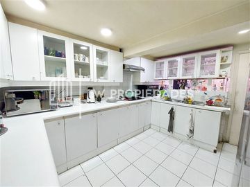 Casa en Venta en Jorge VI / Del Inca