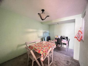 Casa de 2 recámaras en venta en Fracc. Campo Real, Toluca. Cerca de Av. Tollocan