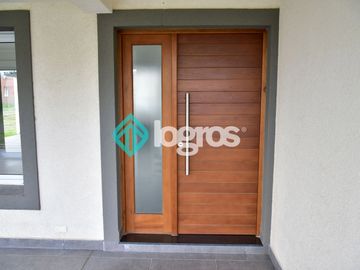 Casa en venta en barrio privado Jockey Club - Salta Capital