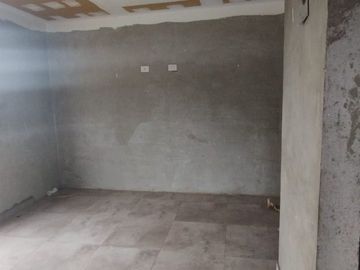 CASA EN VENTA CON PILETA VISTALBA LUJAN DE CUYO