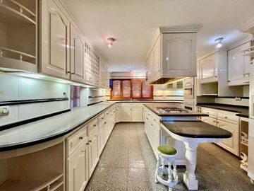 EXCLUSIVA PROPIEDAD EN VENTA - CHACRAS DE CORIA