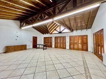 EXCLUSIVA PROPIEDAD EN VENTA - CHACRAS DE CORIA