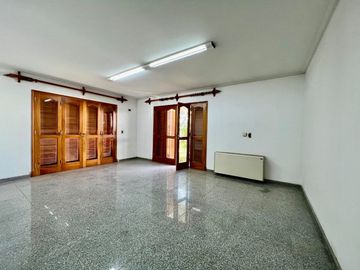 EXCLUSIVA PROPIEDAD EN VENTA - CHACRAS DE CORIA