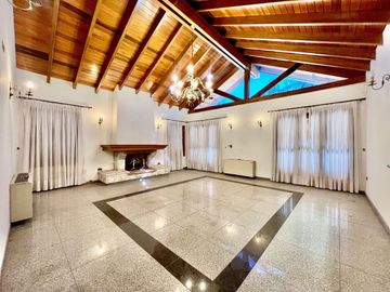 EXCLUSIVA PROPIEDAD EN VENTA - CHACRAS DE CORIA
