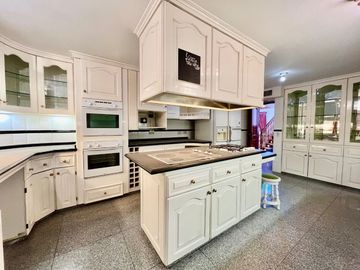 EXCLUSIVA PROPIEDAD EN VENTA - CHACRAS DE CORIA