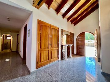 EXCLUSIVA PROPIEDAD EN VENTA - CHACRAS DE CORIA