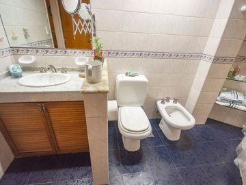 Venta Casa 6 ambientes con Jardín en el Palomar