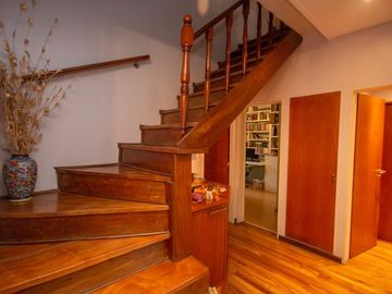 Venta Casa 6 ambientes con Jardín en el Palomar