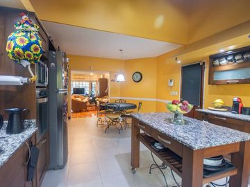 Venta Casa 6 ambientes con Jardín en el Palomar