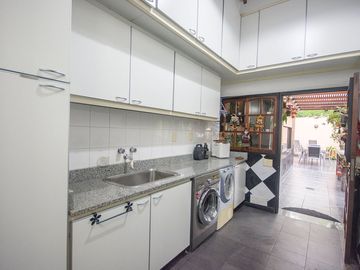 Venta Casa 6 ambientes con Jardín en el Palomar
