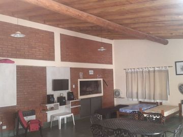 Casa, quincho y monoambiente, Las Paredes S Rafael