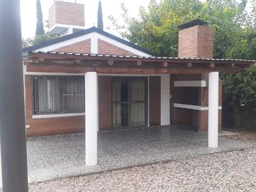 Casa, quincho y monoambiente, Las Paredes S Rafael