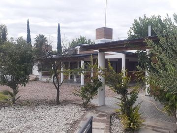 Casa, quincho y monoambiente, Las Paredes S Rafael