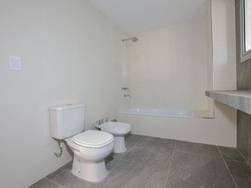 PISO EN VENTA EN LA PLATA DE 3 DORMITORIOS