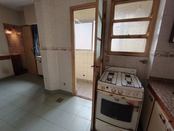 4 amb c/balcón VENTA Depto 5° piso Lavalleja 200