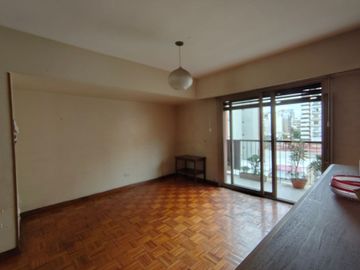 4 amb c/balcón VENTA Depto 5° piso Lavalleja 200