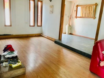 Vendo casa en el centro de Quillota, amplio patio.
