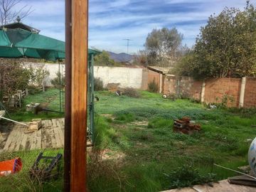 Vendo casa en el centro de Quillota, amplio patio.