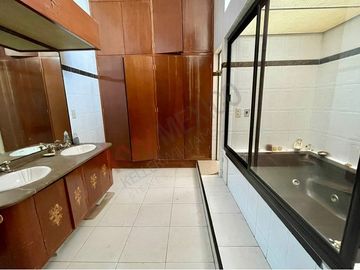 CASA EN VENTA EN LOMAS DE TARANGO, ALCALDÍA ALVARO OBREGÓN