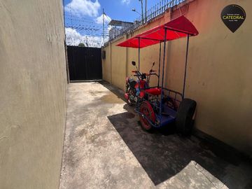 Casa de venta en En la Ciudad de Machala - Av. Los Ceibos  – código:21720