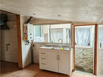 VENDE LINDA Y AMPLIA CASA EN MIRAFLORES ALTO