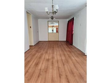 VENDE LINDA Y AMPLIA CASA EN MIRAFLORES ALTO