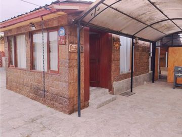 VENDE LINDA Y AMPLIA CASA EN MIRAFLORES ALTO