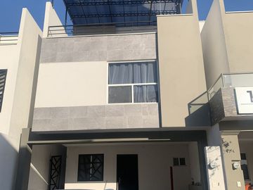 Casa seminueva Apodaca Acanto Residencial