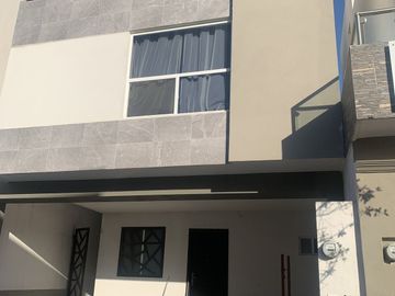 Casa seminueva Apodaca Acanto Residencial