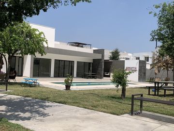 Casa seminueva Apodaca Acanto Residencial