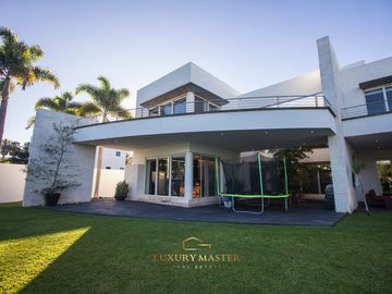 Casa en Venta en Las Lomas Club de Golf