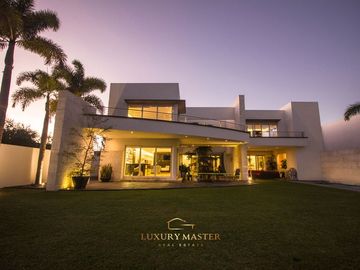 Casa en Venta en Las Lomas Club de Golf