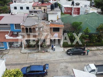 CASA EN VENTA  - (3)