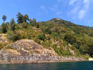 ¡Oportunidad! Exclusivo terreno con 160 mt orilla de lago