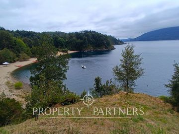 ¡Oportunidad! Exclusivo terreno con 160 mt orilla de lago