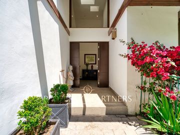 Casa Remodelada 4D + Escritorio + Sala de Estar | Piscina | Excelente Ubicación