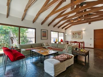 Casa Remodelada 4D + Escritorio + Sala de Estar | Piscina | Excelente Ubicación