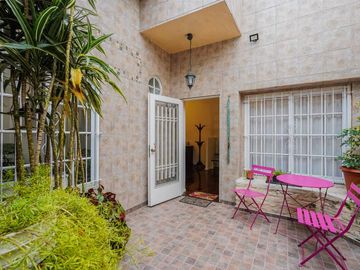 PH 3 Ambientes con Patio y Terraza Propia. Sin Expensas
