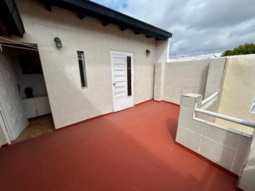 PH 3 Ambientes con Patio y Terraza Propia. Sin Expensas