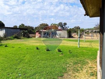 Parcela con amplio terreno en Peñaflor
