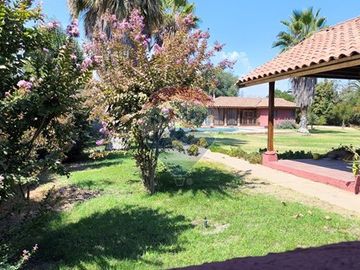Parcela con amplio terreno en Peñaflor