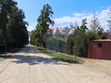 Parcela con amplio terreno en Peñaflor