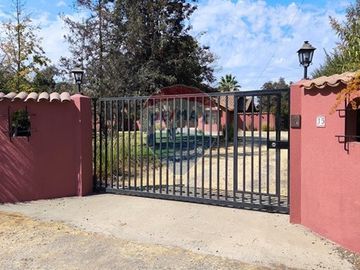 Parcela con amplio terreno en Peñaflor