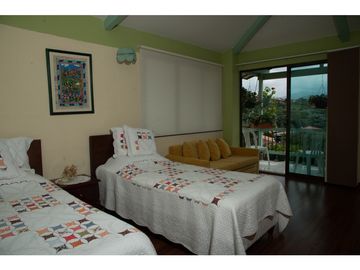 VENDO CASA CAMPESTRE 2.100 m2 EN CIRCASIA QUINDIO